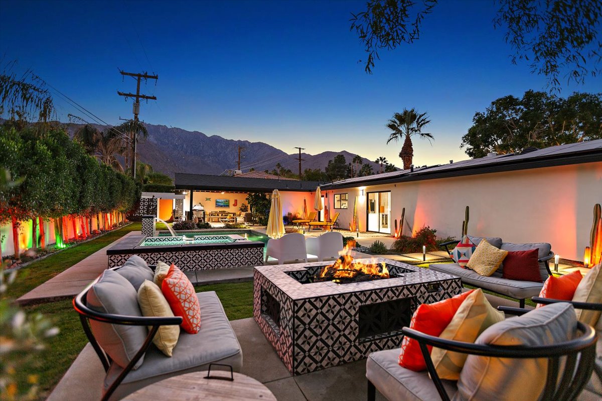 Grounded Outdoor Living Space - Palm Springs (image 5)