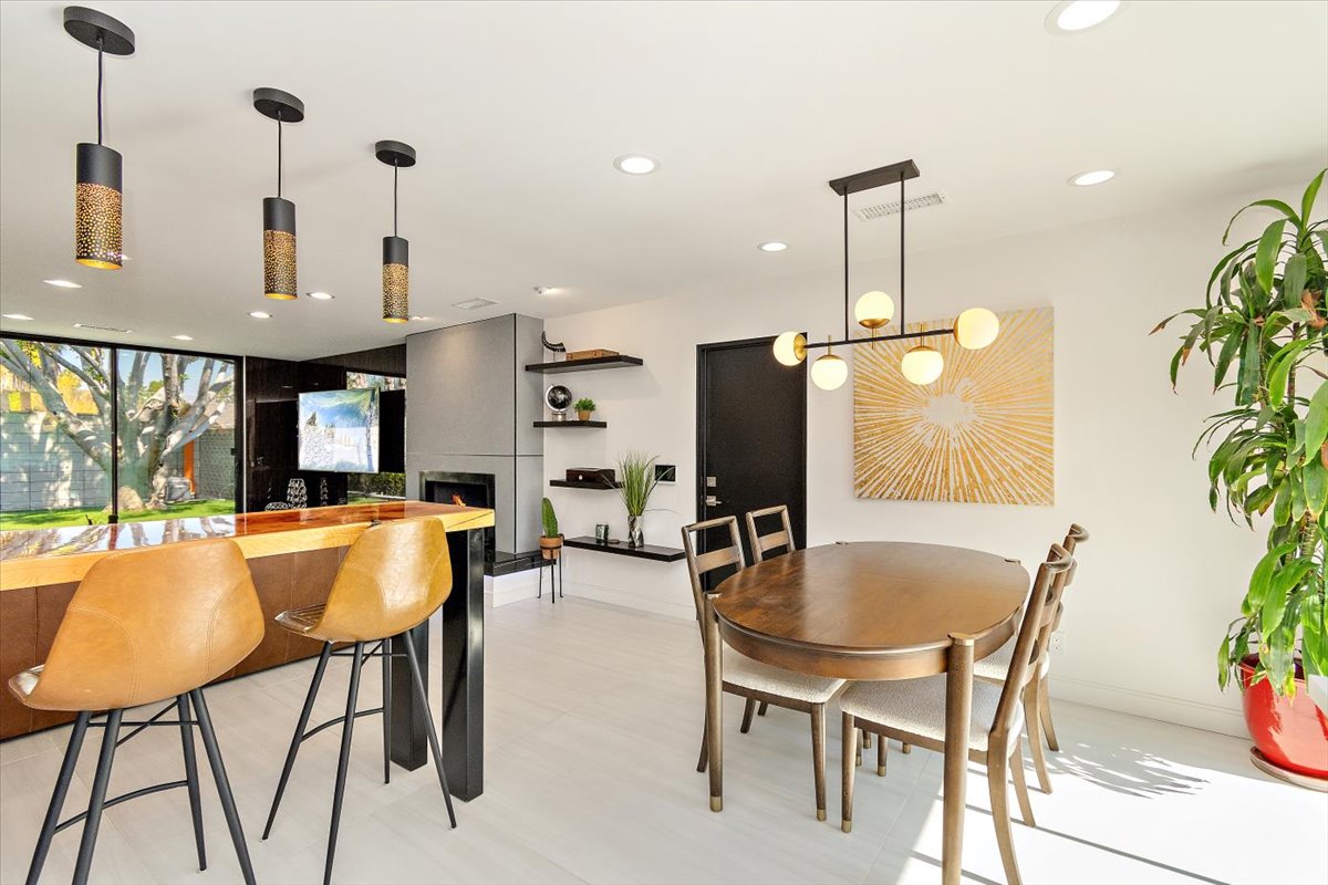 Modern Living Renovation - Palm Springs (image 2)